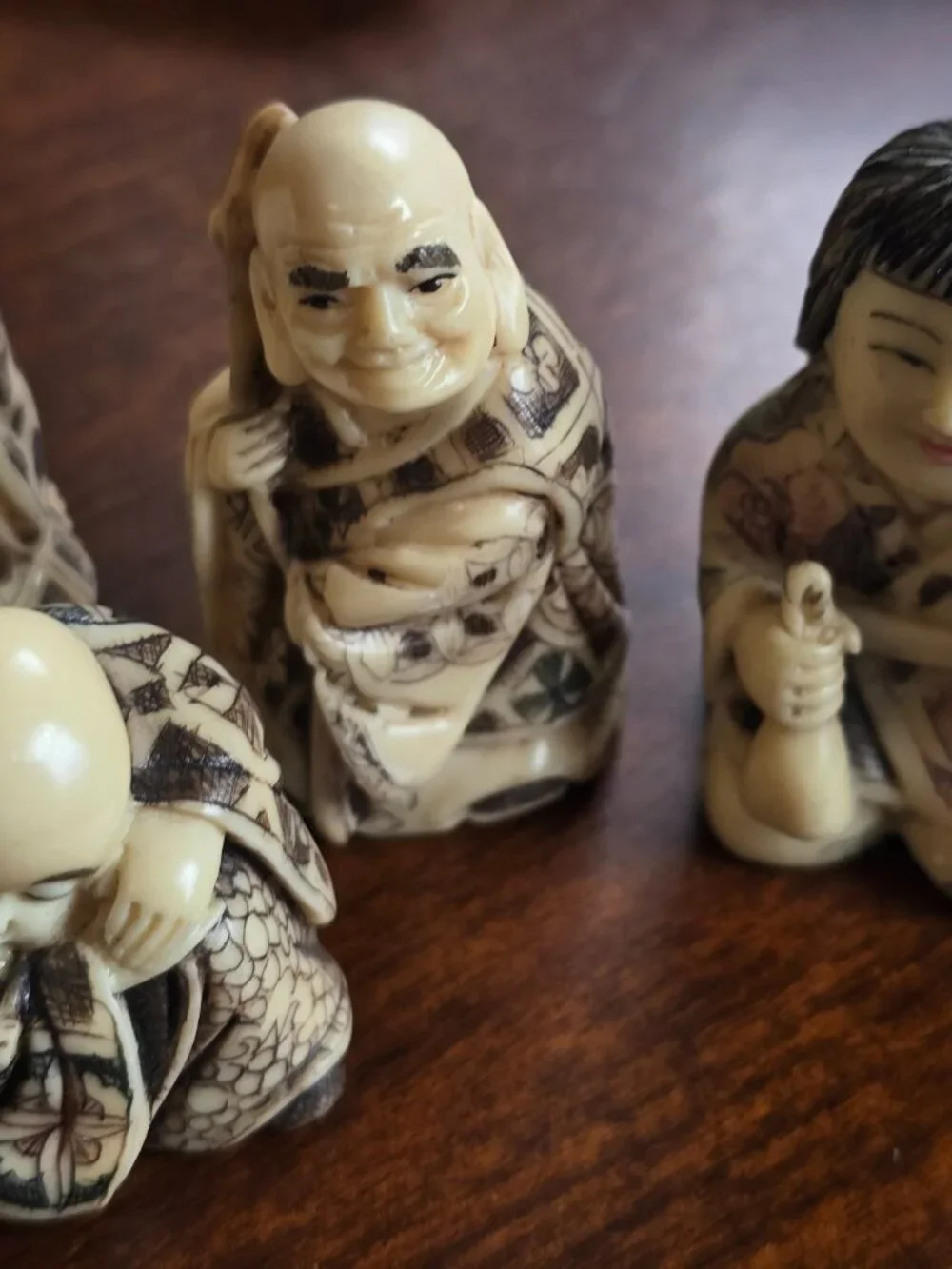 Set of 5 Vintage-Style Asian Decorative Figurines - Intricate Etched Design